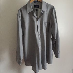 Men’s wrinkle free Button Down Shirt!